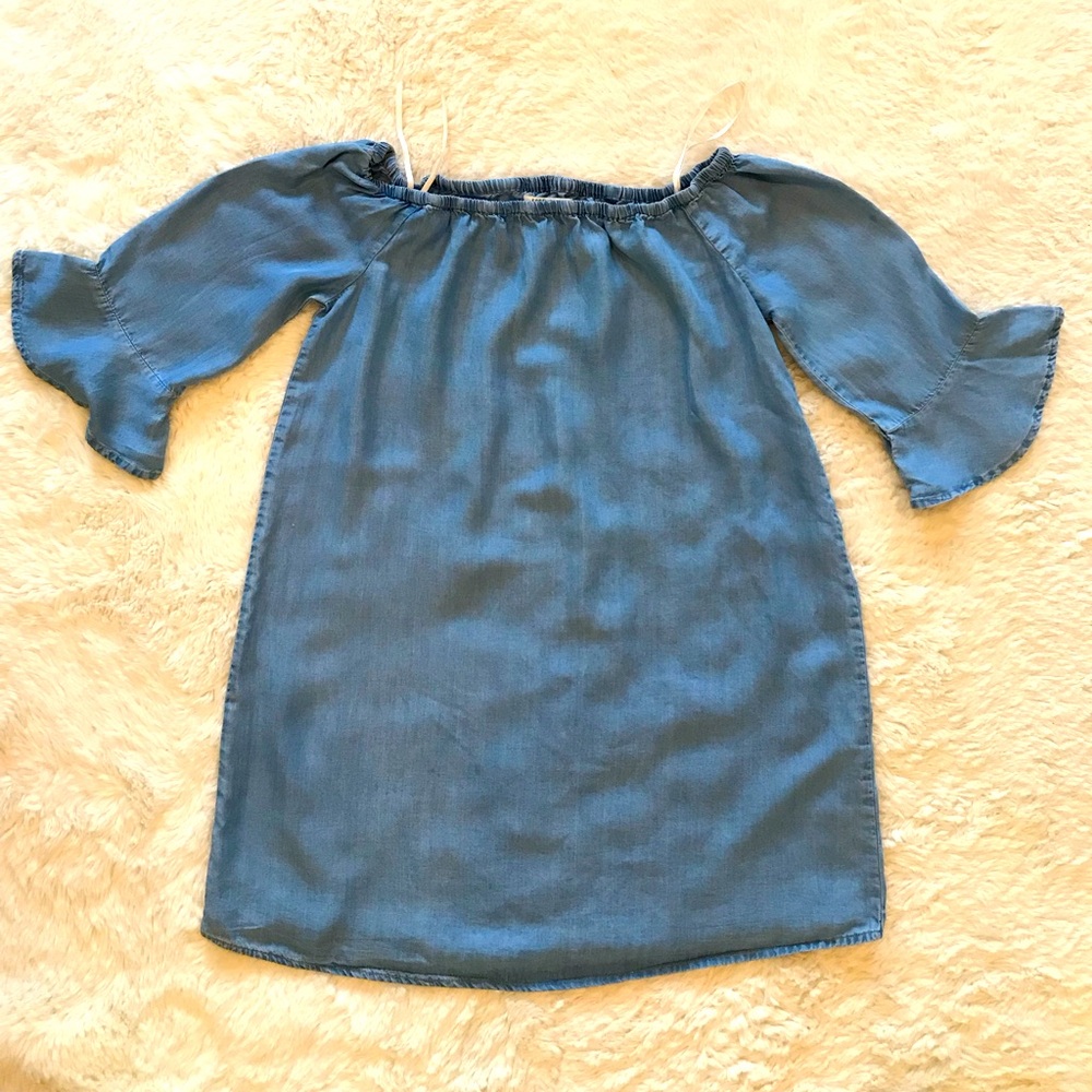 Forever 21 Blue Off-Shoulder dress. Never worn.